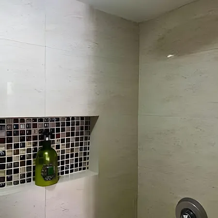 Apartamento Precioso Apto En El Laguito A Pasos De La Playa *