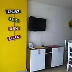 Precioso apto en el Laguito a pasos de la playa